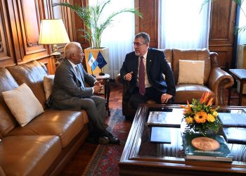 Los presidentes António Costa, del Consejo Europeo, y Bernardo Arévalo, durante reunión bilateral en el Palacio Nacional de la Cultura.