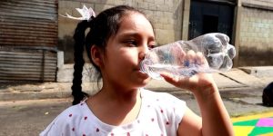 Mantenerse hidratado es clave para evitar un golpe de calor./Foto: archivo.