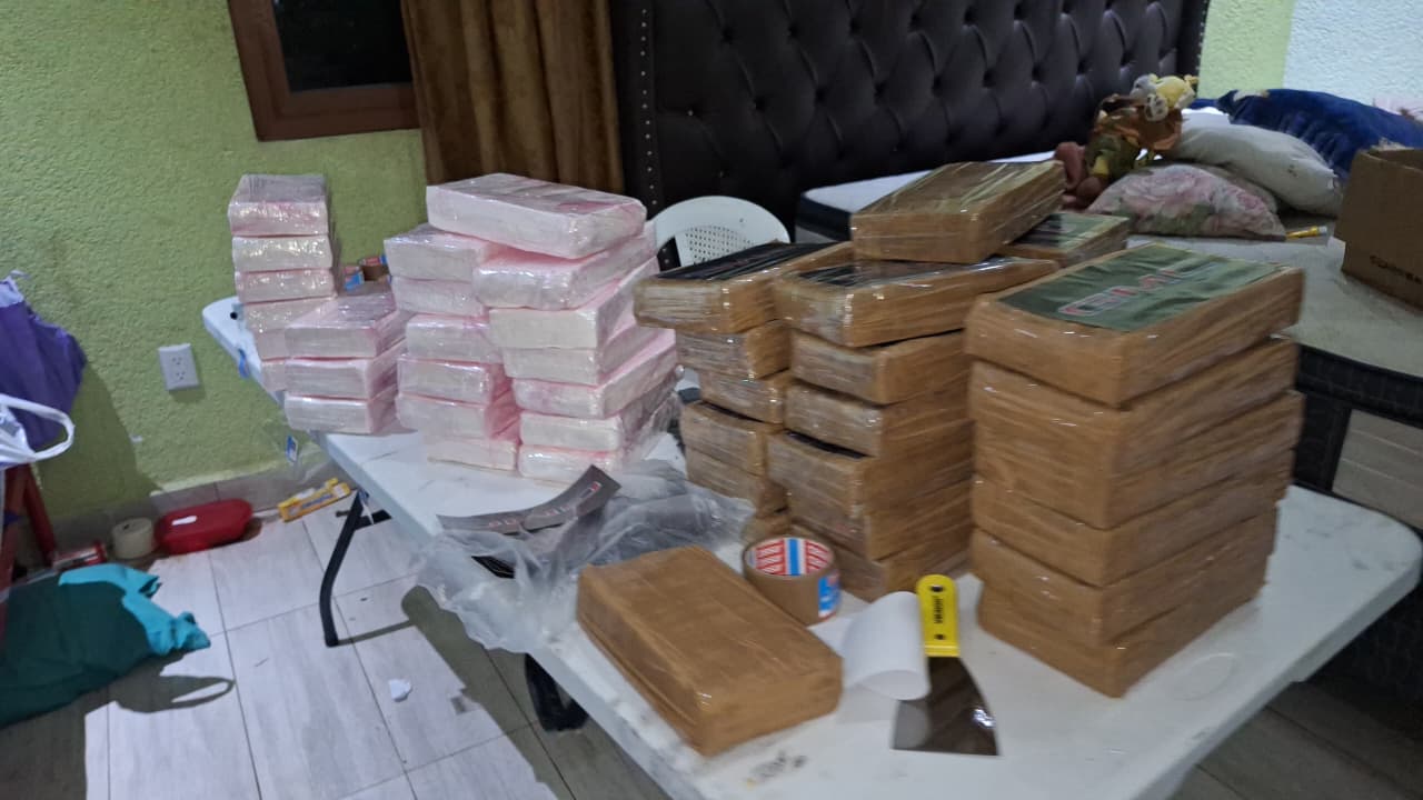 Parte de la cocaía localizada en narcolaboratorio.