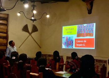 Mujeres tejedoras contribuyen a la revitalización del idioma y la cosmovisión del pueblo kaqchikel./Foto: MCD.