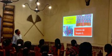 Mujeres tejedoras contribuyen a la revitalización del idioma y la cosmovisión del pueblo kaqchikel./Foto: MCD.