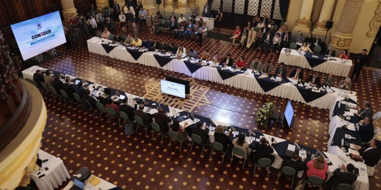 El presidente Bernardo Arévalo encabeza la segunda reunión del Conadur.