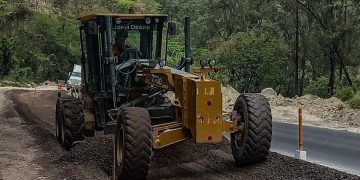 La Dirección General de Caminos avanza en la construcción de un carril adicional de ascenso en la cuesta La Conora.