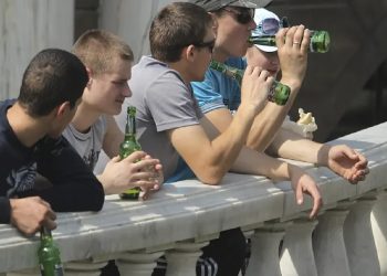 De acuerdo con ensayo, fármacos contra la diabetes y obesidad reducen el consumo excesivo de alcohol.
