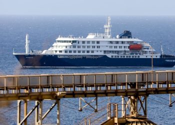 El crucero en el que se produjo el brote de hantavirus se encuentra frente a las costas de Cabo Verde.