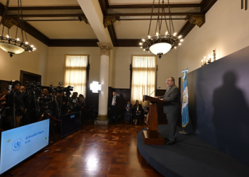 Presidente Arévalo en La Ronda en Palacio Nacional de la Cultura.