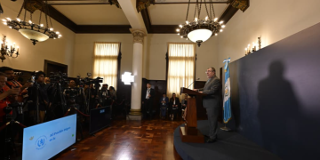 Presidente Arévalo en La Ronda en Palacio Nacional de la Cultura.