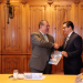 Presidente Bernardo Arévalo (izquierda) junto al comisionado nacional contra la Corrupción, Julio Flores (derecha). / Foto: Alex Jacinto.