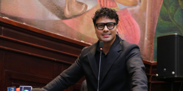 Congreso de la República condecora a Lester Martínez y Joshua Antón