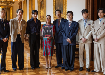 BTS junto a la presidenta de México, Claudia Sheinbaum. / Foto: X @Claudiashein.