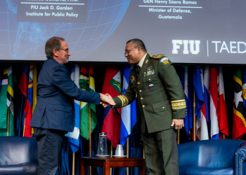 Ministro de la Defensa Nacional, general Henry David Saenz Ramos en la Conferencia de Seguridad Hemisférica 2026. / Foto: @GordonInstitute