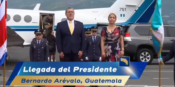 Presidente Bernardo Arévalo arriba a Costa Rica