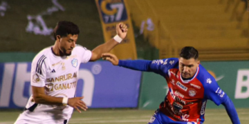 Comunicaciones y Xelajú MC no pasan del empate en la ida de las semifinales del Clausura 2026