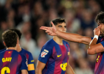 Un Real Madrid sin alma le da La Liga al Barcelona