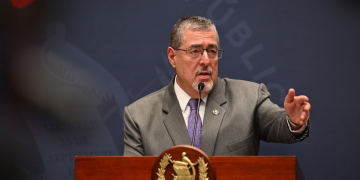 Presidente Arévalo en la ronda. / Foto: Byron de la Cruz