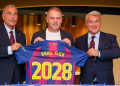 Hansi Flick renueva con el Barcelona hasta 2028
