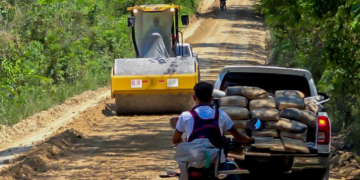 Avanzan trabajos en mejoramiento vial de San Andrés, Petén. / Foto DGC.