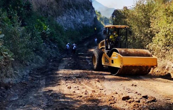Caminos desarrolla mantenimiento vial preventivo ante la temporada de lluvias./Foto: DGC.