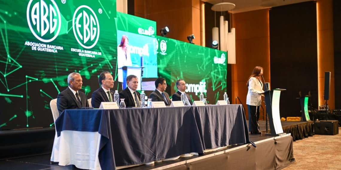 Autoridades, expertos y representantes del sistema financiero apoyan aprobación de la Ley contra el lavado de dinero