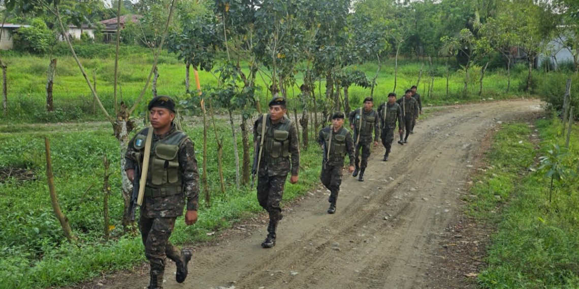 Ejército de Guatemala a través de la Segunda Brigada de Infantería, realiza patrullajes de seguridad, en el municipio de Esquipulas. / Foto: Ejército