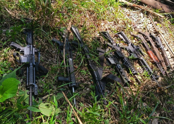 Incautan fusiles de grueso calibre durante operativo en Las Cruces, Petén./Foto: Ejercito.