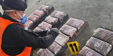 Incautan 125 paquetes de cocaína valorada en más de 20 millones de quetzales./Foto: PNC.