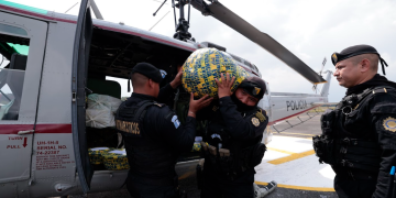 El decomiso corresponde a 117 kilos de cocaína localizados en un narcolaboratorio desmantelado el pasado martes. / Foto: Alex Jacinto.