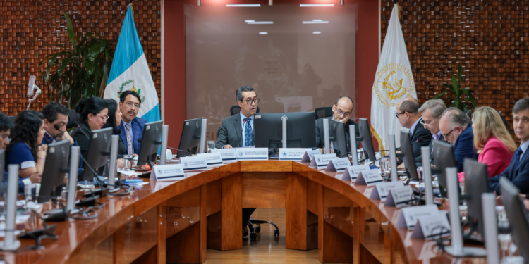 Minfin y Banco Mundial concluyen evaluación para mejorar el uso del dinero público