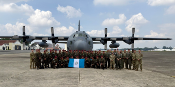 Grupo del Ejército viaja a Estados Unidos en capacitación conjunta de alto nivel./Foto: Ejército de Guatemala.