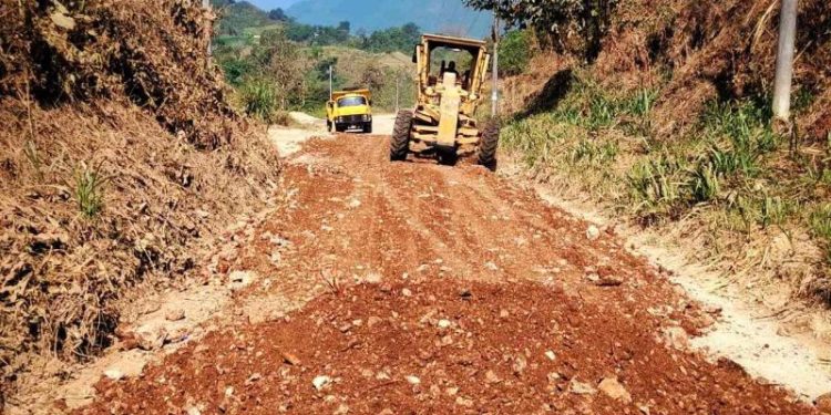 Remoción de derrumbes avanza en la Zona Reina./Foto: CIV.