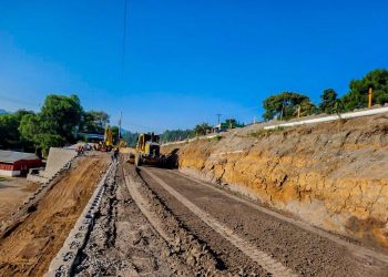Así avanza la ampliación de tramo carretero en Alta Verapaz./Foto: Caminos.