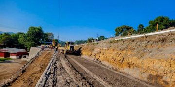 Así avanza la ampliación de tramo carretero en Alta Verapaz./Foto: Caminos.