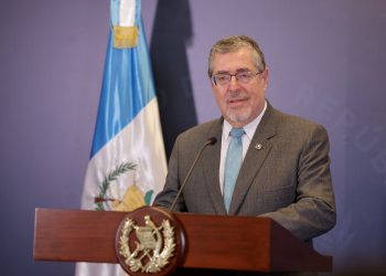 El presidente Bernardo Arévalo, durante La Ronda, asegura que el nuevo fiscal que nombre no estará al servicio de la corrupción.