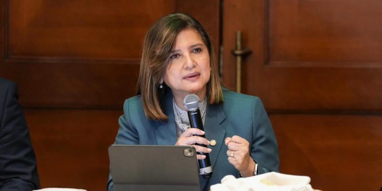 Vicepresidenta envía mensaje al nuevo fiscal general Gabriel García Luna. (Foto: Vicepresidencia)