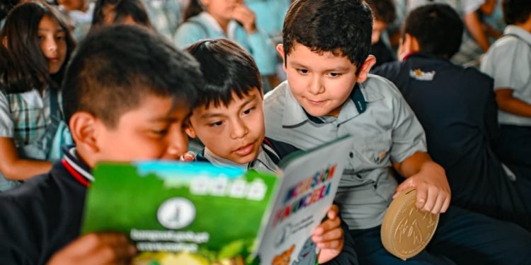 Concluye el 86 Festival Económico Financiero con la participación de más de 2 mil estudiantes. / Foto: Banguat.