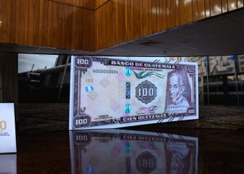 Banguat conmemora sus 80 años con una edición especial del billete de 100 quetzales