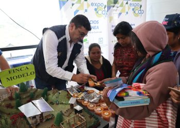 ExpoCAP acercó servicios y oportunidades a familias de Concepción Tutuapa. (Foto: IGM)