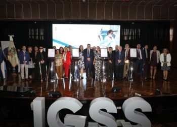 IGSS recibe certificaciones de buenas prácticas. / Foto: IGSS.