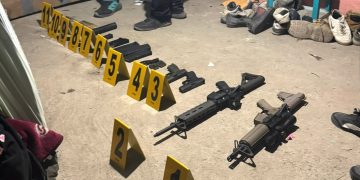 Las autoridades consideran que este arsenal podría estar relacionado con estructuras del crimen organizado que operan en la región fronteriza. / Foto: PNC