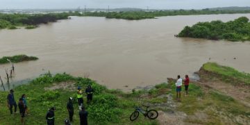 La imagen de archivo muestra inundaciones en una localidad de Ecuador.