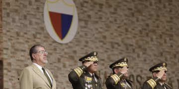El presidente Bernardo Arévalo, durante la ceremonia de ascenso a seis generales de brigada. /Foto: Dickéns Zamora
