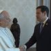 El papa León XIV recibe en el Vaticano al secretario de Estado de EE. UU., Marco Rubio, y conversan sobre temas de interés común.