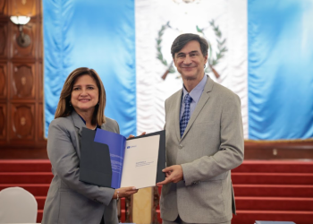 Vicepresidenta afirma que la inteligencia artificial debe abordarse con las reglas necesarias. (Foto: Analí Camey)