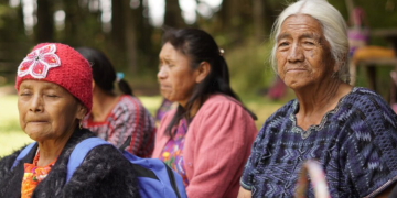 Ministerio de Salud valora el aporte de las comadronas a la salud de Guatemala. (Foto: archivo)