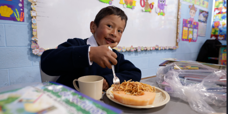 Mineduc inicia con otro desembolso para alimentación escolar. (Foto: archivo)