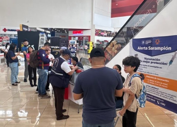 Ministerio de Salud acercó servicios de vacunación en centros comerciales, mercados y espacios públicos. (Foto: MSPAS)