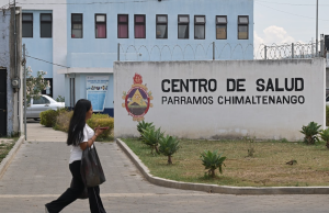 Centro de Salud y Farmacia Proam fortalece atención en comunidad de Parramos. (Fotos: Álvaro Interiano)