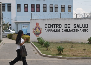 Centro de Salud y Farmacia Proam fortalece atención en comunidad de Parramos. (Fotos: Álvaro Interiano)