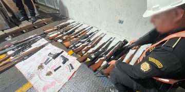 Dipafront reportó la localización e incautación de 28 armas de fuego que eran ingresadas ilegalmente a Guatemala. / Foto: PNC