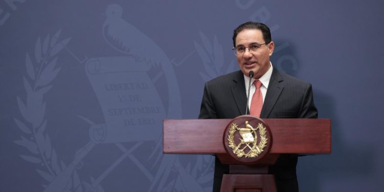 Ministro Villeda comparte acciones de recuperación del sistema penitenciario. (Foto: Alex Jacinto)